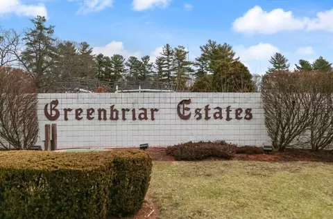 2 Greenbriar Dr #204, North Reading, MA 01864