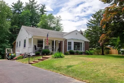 29 Bayberry Rd, Hanson, MA 02341