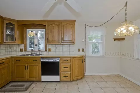 Kitchen - 54 Mohawk Dr, Springfield, MA 01129 photo 2 of 3