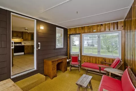 Exterior - 54 Mohawk Dr, Springfield, MA 01129 photo 3 of 9