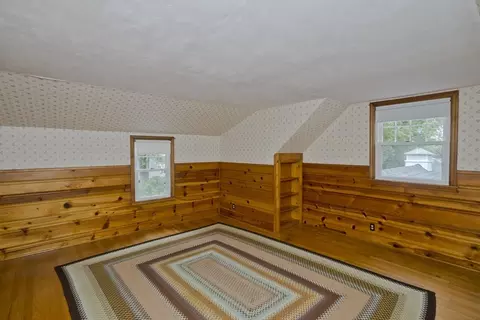 Bedroom - 54 Mohawk Dr, Springfield, MA 01129 photo 8 of 10