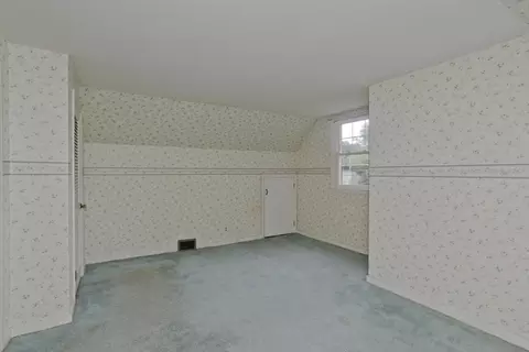 Bedroom - 54 Mohawk Dr, Springfield, MA 01129 photo 6 of 10