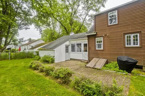 Exterior - 54 Mohawk Dr, Springfield, MA 01129 photo 7 of 9