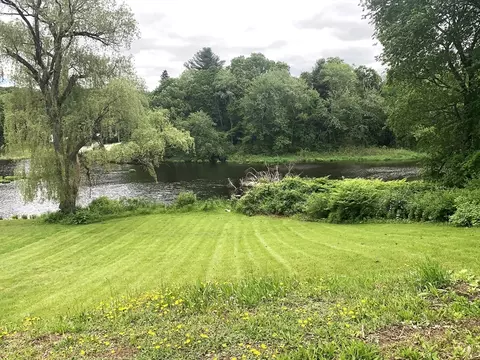 110 River St, Hudson, MA 01749