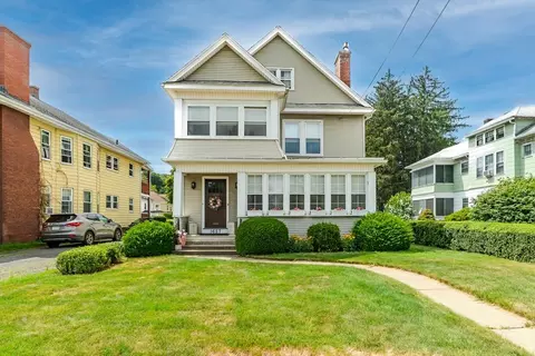 1657 Northampton St, Holyoke, MA 01040