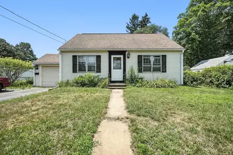 4 Salem St, Palmer, MA 01069