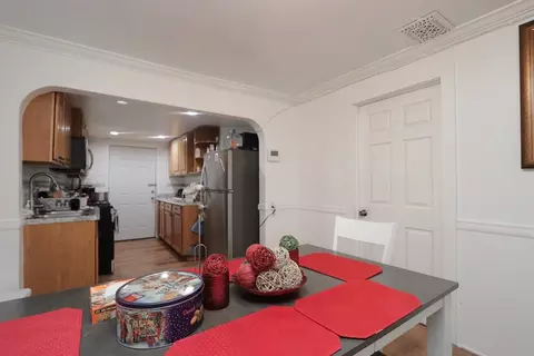 209 Tyler St, Springfield, MA 01109 photo 15