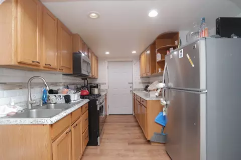 209 Tyler St, Springfield, MA 01109 photo 17