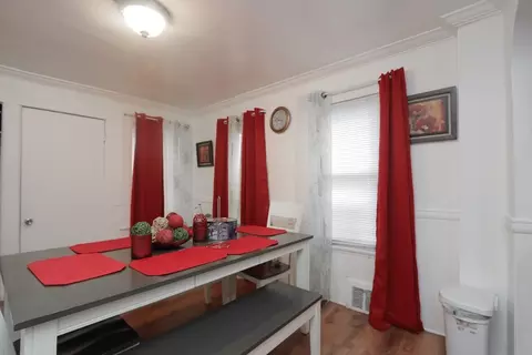209 Tyler St, Springfield, MA 01109 photo 13
