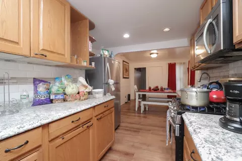 209 Tyler St, Springfield, MA 01109 photo 18