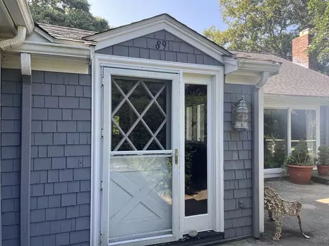89 Swift Ave, Osterville, MA 02655