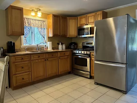 Kitchen - 40 Weaver St #C, Wareham, MA 02576 photo 1 of 5