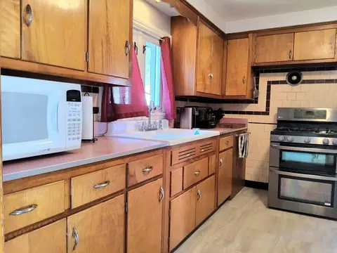 Kitchen - 6 Crosby St, Webster, MA 01570 photo 2 of 4