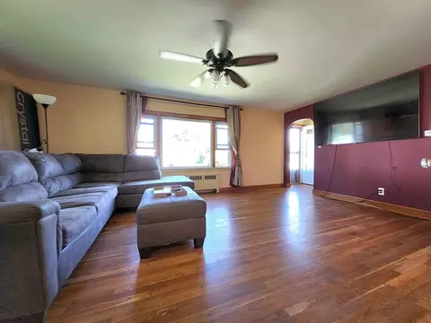 Living - 6 Crosby St, Webster, MA 01570 photo 1 of 3
