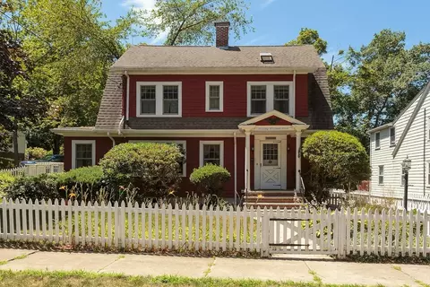 70 Woodside Rd, Winchester, MA 01890