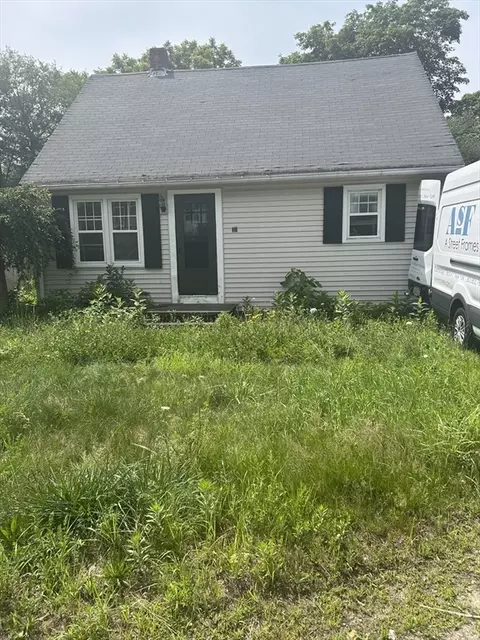 111 Plimpton St, Southbridge, MA 01550