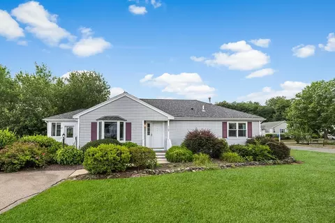 105 Crystal Water Dr #105, East Bridgewater, MA 02333