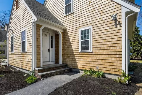 176 Palmer Ave #1, Falmouth, MA 02540