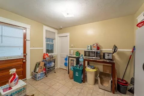 Entry Way - 8 Lamar Ave, Worcester, MA 01604 photo 1 of 1