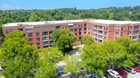 22 Railroad St #306, Andover, MA 01810