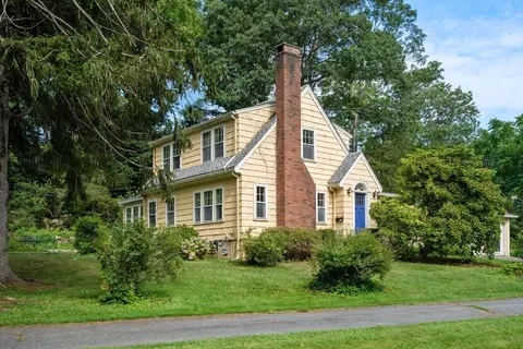 134 Leonard St # R, Gloucester, MA 01930