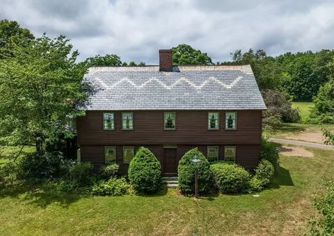 43 Pomeroy Mdw, Southampton, MA 01073