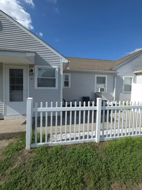 67 Mitchell Dr #67, Chicopee, MA 01022