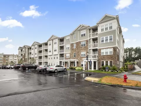 250 Martins Lndg #213, North Reading, MA 01864