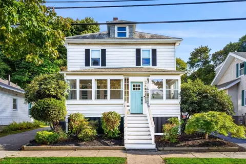 11 Pickman Rd, Salem, MA 01970