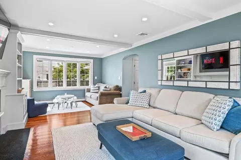 Living - 9 Sevinor Rd, Marblehead, MA 01945 photo 4 of 4
