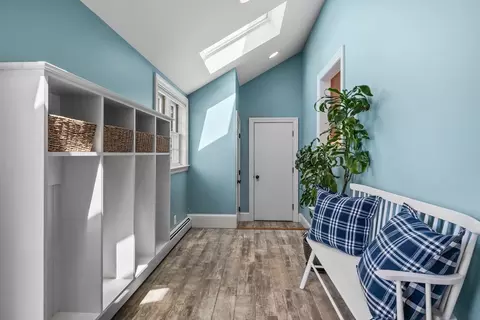 Entry Way - 9 Sevinor Rd, Marblehead, MA 01945 photo 3 of 6