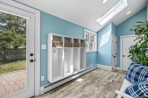 Entry Way - 9 Sevinor Rd, Marblehead, MA 01945 photo 4 of 6