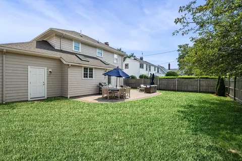 Exterior - 9 Sevinor Rd, Marblehead, MA 01945 photo 2 of 5