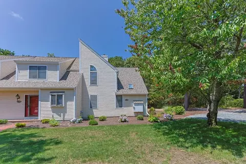 49 Shellback # -G, Mashpee, MA 02649 photo 3