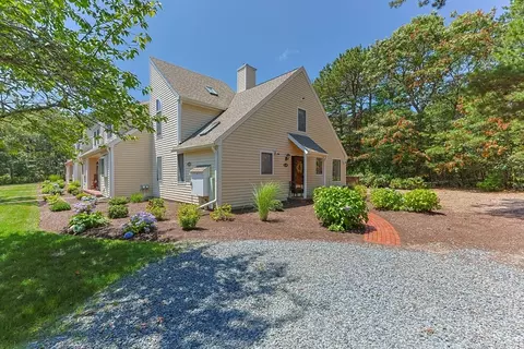 49 Shellback # -G, Mashpee, MA 02649 photo 2