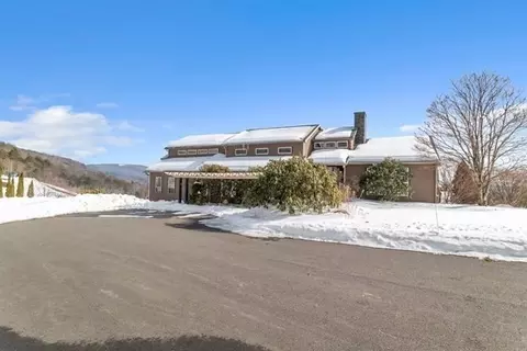 151 Smead Hill Rd, Greenfield, MA 01301