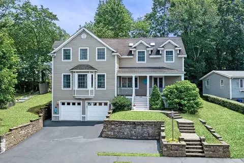 245 W Shore Dr, Marblehead, MA 01945
