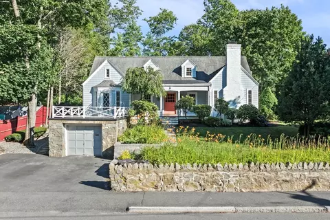 335 Puritan Rd, Swampscott, MA 01907