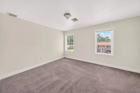 682 Laurel St, Fall River, MA 02721 photo 20