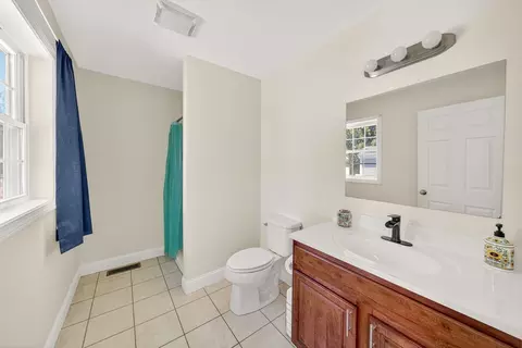 682 Laurel St, Fall River, MA 02721 photo 14