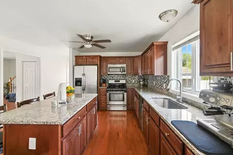 682 Laurel St, Fall River, MA 02721 photo 11