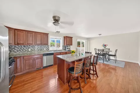 682 Laurel St, Fall River, MA 02721 photo 9