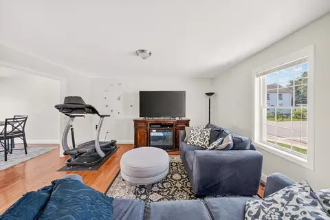 682 Laurel St, Fall River, MA 02721 photo 7