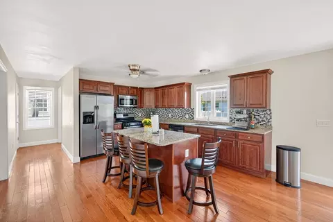 682 Laurel St, Fall River, MA 02721 photo 10