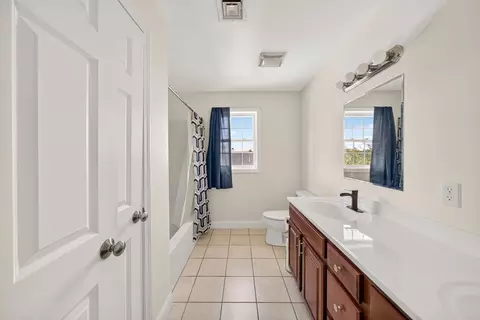 682 Laurel St, Fall River, MA 02721 photo 23