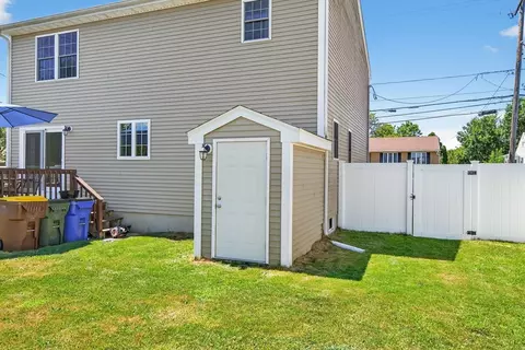 682 Laurel St, Fall River, MA 02721 photo 6