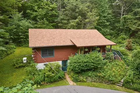 35 Briar Hill Rd, Williamsburg, MA 01096