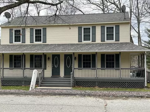 154 N East, Brookfield, MA 01515