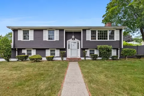 75 Trull Ln, Lowell, MA 01852