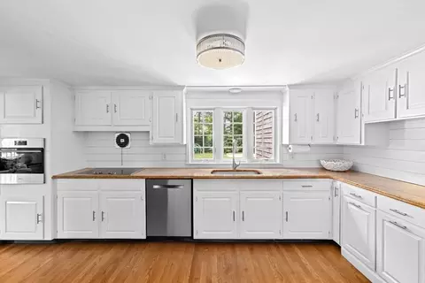 12 Forest Ln, Hingham, MA 02043 photo 9